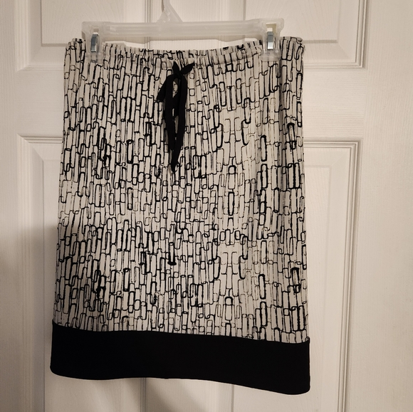 Skirt - Picture 2 of 7